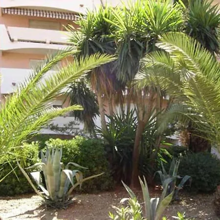 Apartament Tres Beau Studio Climatise Dans Avec Parking Couvert Hyères