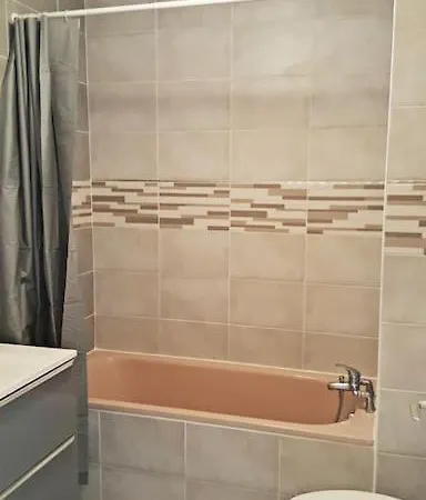 Апартаменты Tres Beau Studio Climatise Dans Avec Parking Couvert